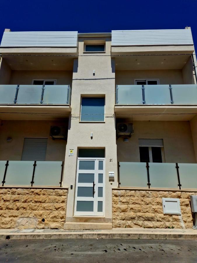 Beach Apartments Marina Di Ragusa Exteriér fotografie